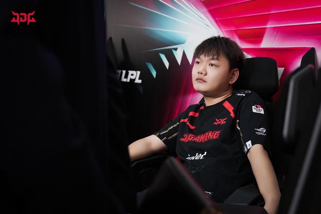 伤病不断困 伤病不断困